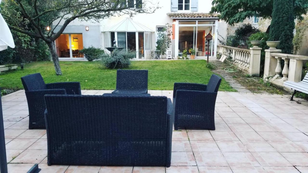 La Maison Blanche Blaye Exterior photo