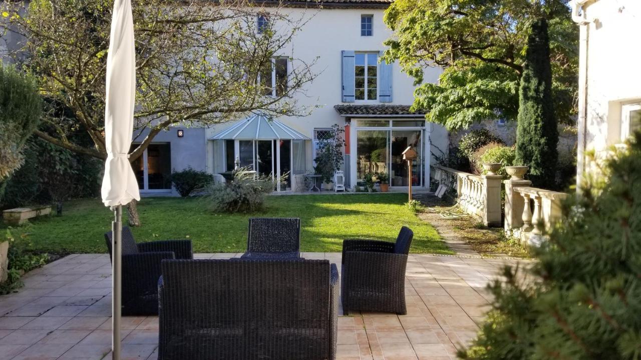 La Maison Blanche Blaye Exterior photo